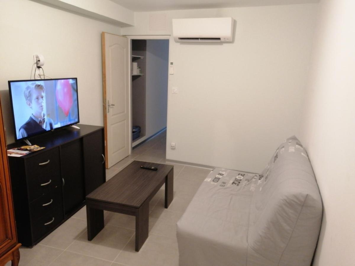 Agreable Studio Tout Equipe Montsoué 외부 사진